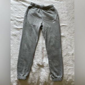 Nike Men's Sportswear Club Fleece Joggers: Size Small